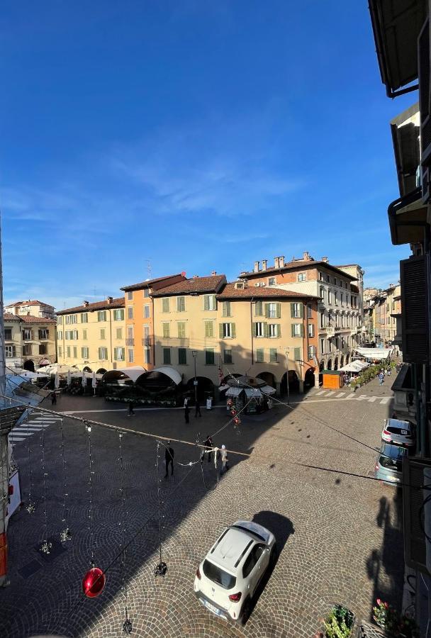 Appartamento Bergamo Centro Piazza Pontida - The Italian Escape Luaran gambar